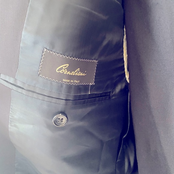 Excellent condition Men’s dark navy suit. - Picture 2 of 2